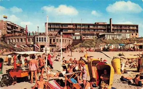 AK / Ansichtskarte  ZANDVOORT-AAN-ZEE_Noord_Holland_NL Strandgezicht met hotel Bouwes