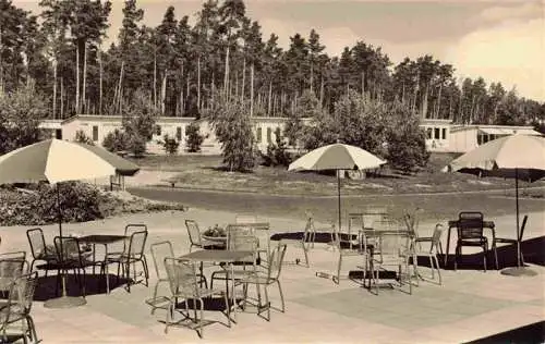 AK / Ansichtskarte  Klink_Waren FDGB-Urlaubersiedlung Voelkerfreundschaft Restaurant Terrasse Handabzug