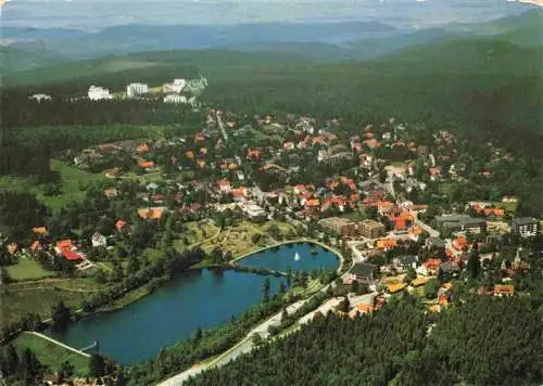 AK / Ansichtskarte  Hahnenklee-Bockswiese_Harz Fliegeraufnahme mit Haus am Karpfenteich