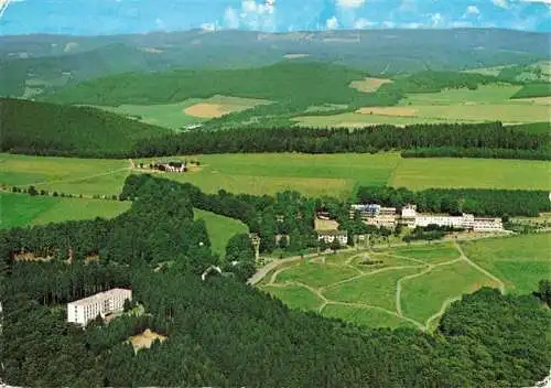 AK / Ansichtskarte  Hoheleye Sanatorium Auf der Hoheleye Kurhotel und Kursanatorium Hochsauerland Fliegeraufnahme