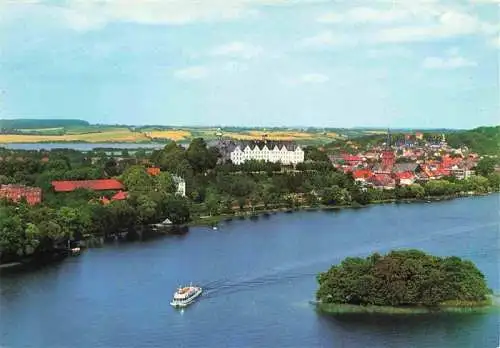 AK / Ansichtskarte 73983660 Ploen_am_See_Schleswig-Holstein Panorama Blick zum Schloss