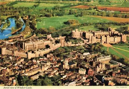 AK / Ansichtskarte  Windsor__Castle_London_UK Aerial view