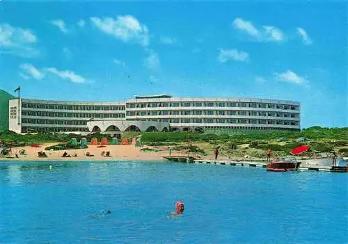 AK / Ansichtskarte 73983674 Stintino Gran Hotel Rocca Ruja Strand Ansicht vom Meer aus