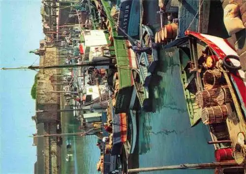 AK / Ansichtskarte  Concarneau_29_Finistere Le Port et le Donjon de la Ville close