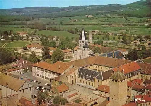 AK / Ansichtskarte  Cluny_71_Saone-et-Loire Vue aérienne de l'Abbaye Ecole des Arts et Métiers Tour des Fromages et du Haras