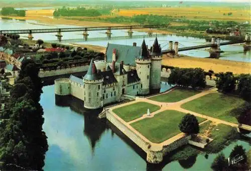 AK / Ansichtskarte  Sully-sur-Loire Le château et son parc au fond la Loire Collection Les merveilles du Val de Loire vue aérienne