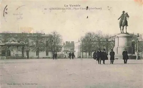 AK / Ansichtskarte  LA_ROCHE-SUR-YON_85_Vendee Place d'Armes Monument