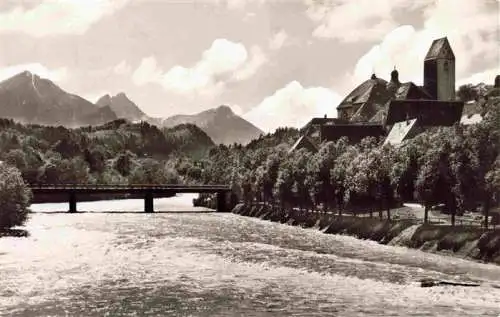 AK / Ansichtskarte 73984632 Fuessen_am_Lech_Allgaeu_Bayern Blick ueber den Fluss St. Mangkirche Rossberg Aggenstein und Breitenberg Allgaeuer Alpen