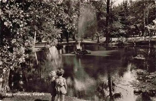 AK / Ansichtskarte 73984637 BAD_WoeRISHOFEN Partie im Kurpark Kinder am Teich