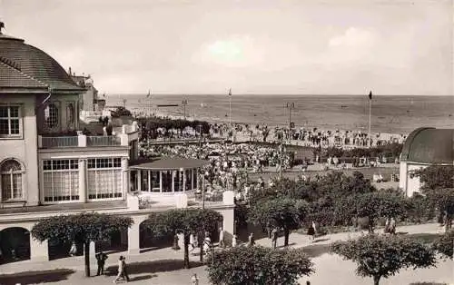 AK / Ansichtskarte  TRAVEMueNDE_Ostseebad Blick auf den Casino-Garten Strand