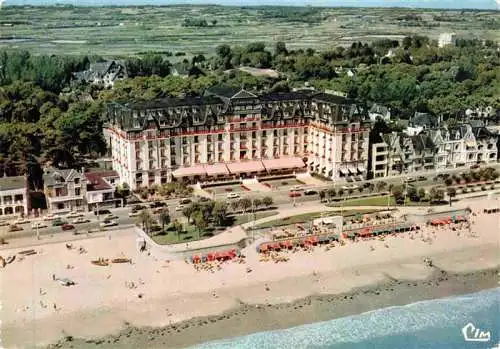 AK / Ansichtskarte  La_Baule_sur_Mer_La-Baule-les-Pins_44 Hermitage Hotel Vue aerienne Les Jardins et son Bar sur la Plage