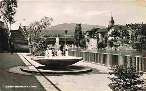 AK / Ansichtskarte  Olten_SO Bahnhofterrasse Springbrunnen