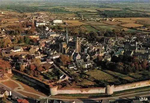 AK / Ansichtskarte  Guerande_44_Loire-Atlantique Vue générale aerienne et les Remparts 