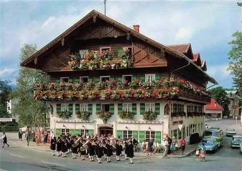 AK / Ansichtskarte  OBERAMMERGAU Hotel Wolf mit Musikkapelle alte Ammergauer Tracht