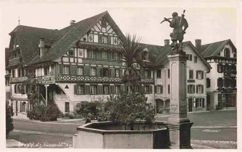 AK / Ansichtskarte  KuessNACHT_Vierwaldstaettersee_SZ Hauptplatz Brunnen