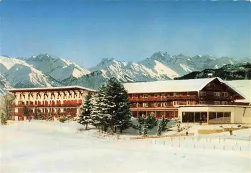 AK / Ansichtskarte  Sonthofen__Oberallgaeu Alpen- Moor- und Kneippbad Sonnenalp Kurhotel Winterpanorama Alpen