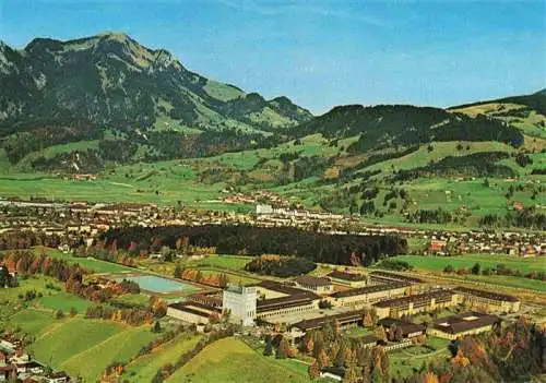 AK / Ansichtskarte 73985419 Sonthofen__Oberallgaeu Generaloberst-Beck-Kaserne Blick gegen Gruenten Allgaeuer Alpen