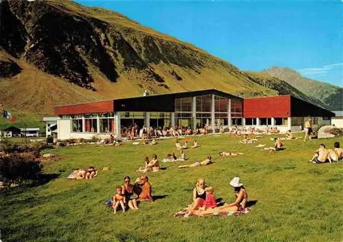 AK / Ansichtskarte  Galtuer_Tirol_AT Hallenschwimmbad Liegewiese