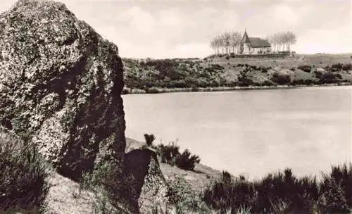 AK / Ansichtskarte  Daun_Vulkaneifel Panorama Totenmaar Kirche