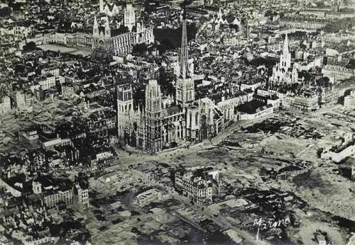 AK / Ansichtskarte  ROUEN_76 Les Eglises et les Ruines Vue aerienne