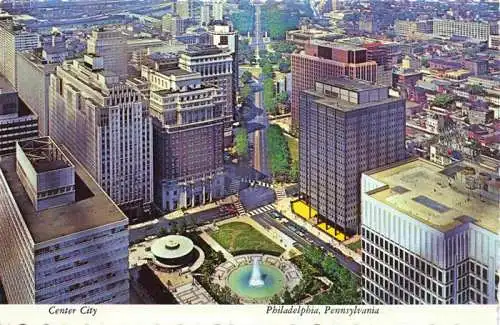 AK / Ansichtskarte  Philadelphia__Pennsylvania_USA Center City looking up Benjamin Franklin Parkway to Museum of Art aerial view