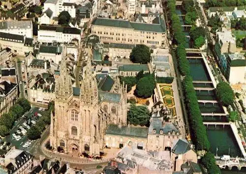 AK / Ansichtskarte  Quimper_29_Finistere Cathédrale Saint-Corentin et l'Odet vue aérienne