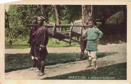 AK / Ansichtskarte  Darjeeling_West_Bengal_India A Dandy and Bearers