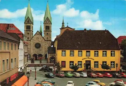 AK / Ansichtskarte 73988608 Werl_Westfalen Markt und Basilika Wallfahrtskirche