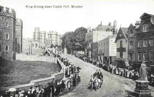 AK / Ansichtskarte  Windsor__Castle_London_UK King driving down Castle Hill