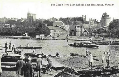 AK / Ansichtskarte  Windsor__Castle_London_UK The Castle from Eton School Boys Boathouse