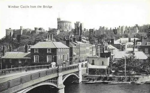 AK / Ansichtskarte 73990386 Windsor__Castle_London_UK from the Bridge