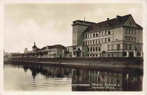 AK / Ansichtskarte  Breclav_Lundenburg_CZ Rodinná a obchodni skola Feldpost