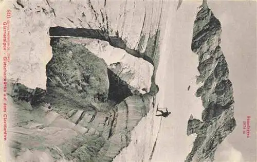 AK / Ansichtskarte  Gemsfairenstock_Gemsfayrenstock_2972m_GL Panorama mit Bergsteiger