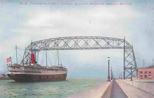 AK / Ansichtskarte  Duluth_Lake_Superior_Minnesota_USA S.S. Tionesta in ship canal passing aerial bridge