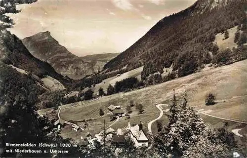 AK / Ansichtskarte 13992775 Riemenstalden_SZ mit Niederbauen und Urnersee