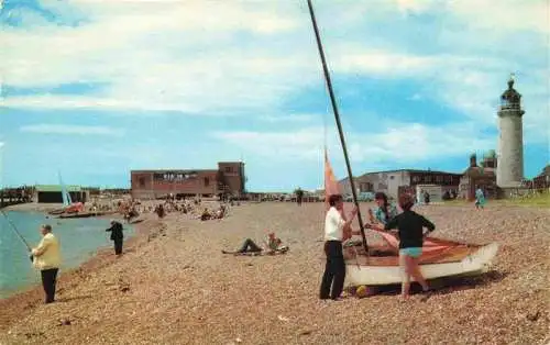 AK / Ansichtskarte  Shoreham_-by-Sea_Adur_UK The Beach and Lighthouse