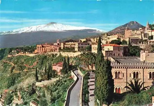 AK / Ansichtskarte  Taormina_Sicilia_IT Il San Domenico con la Via Roma