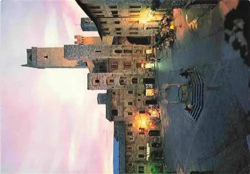 AK / Ansichtskarte 73993550 San_Gimignano_Toscana_IT Piazza della Cisterna Notturno
