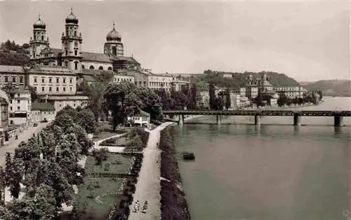 AK / Ansichtskarte  PAssAU Innenanlagen mit Dom