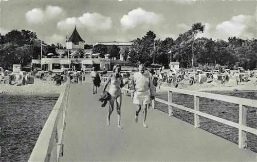 AK / Ansichtskarte  Timmendorfer_Strand_Timmendorferstrand_Timmendorf Landungsbruecke mit Strandhalle