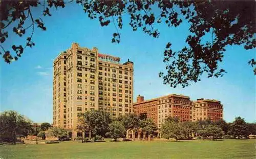 AK / Ansichtskarte 73993808 Detroit_Michigan The Whittier Towers