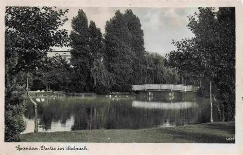 AK / Ansichtskarte  Spandau_BERLIN Partie im Suedpark