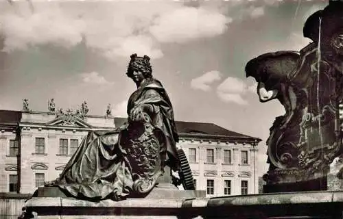 AK / Ansichtskarte  ERLANGEN Schloss Statue