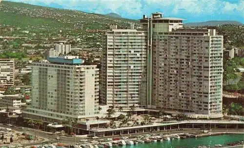 AK / Ansichtskarte 73994191 Waikiki_Honolulu_Hawaii_USA Ilikai Hotel and the Yacht Harbor