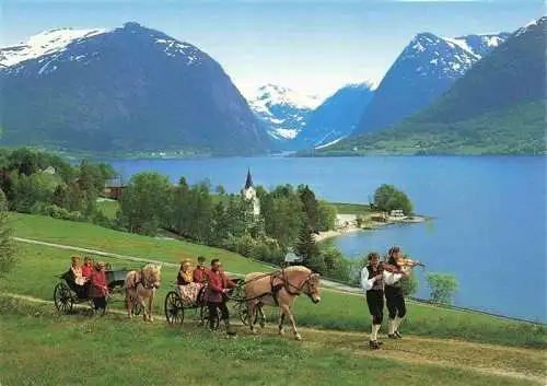 AK / Ansichtskarte 73994399 Jolster_Norge Wedding procession