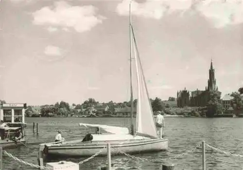 AK / Ansichtskarte  Malchow Bootsanlegestelle Klosterkirche