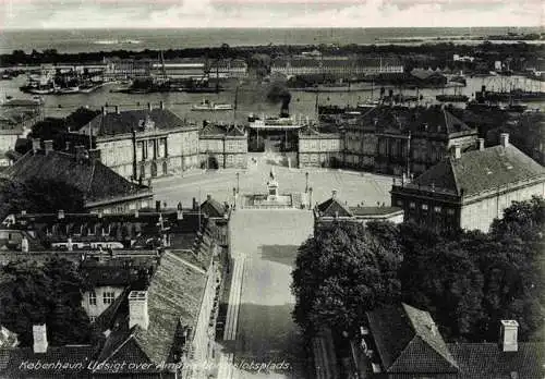 AK / Ansichtskarte  COPENHAGEN_Kobenhavn_Kjoebenhavn_Kopenhagen_DK Udsigt over Amalienburg Palace Courtyard