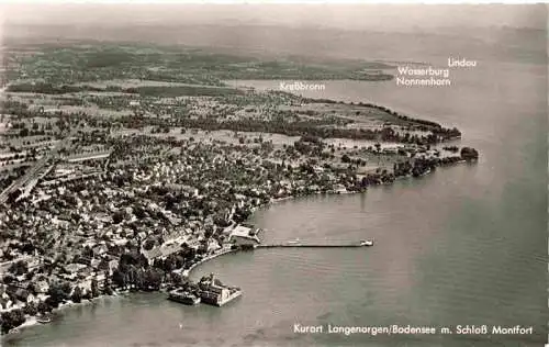 AK / Ansichtskarte 73994877 Langenargen_Bodensee Fliegeraufnahme mit Schloss Montfort