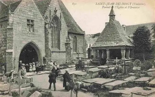 AK / Ansichtskarte  Saint-Jean-du-Doigt Portail de l'Eglise et l'Oratoire