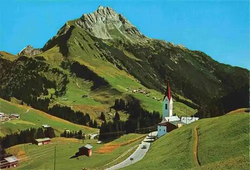 AK / Ansichtskarte 73995207 Warth_Arlberg_Vorarlberg_AT mit Biberopf und Kirche